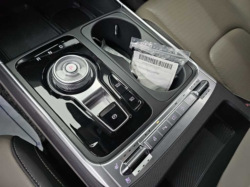 Kia Carnival — photo 09