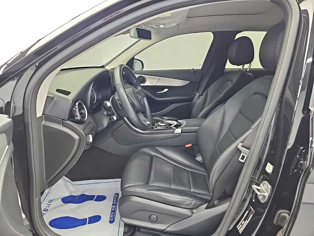 Mercedes-Benz GLC-Class — photo 11