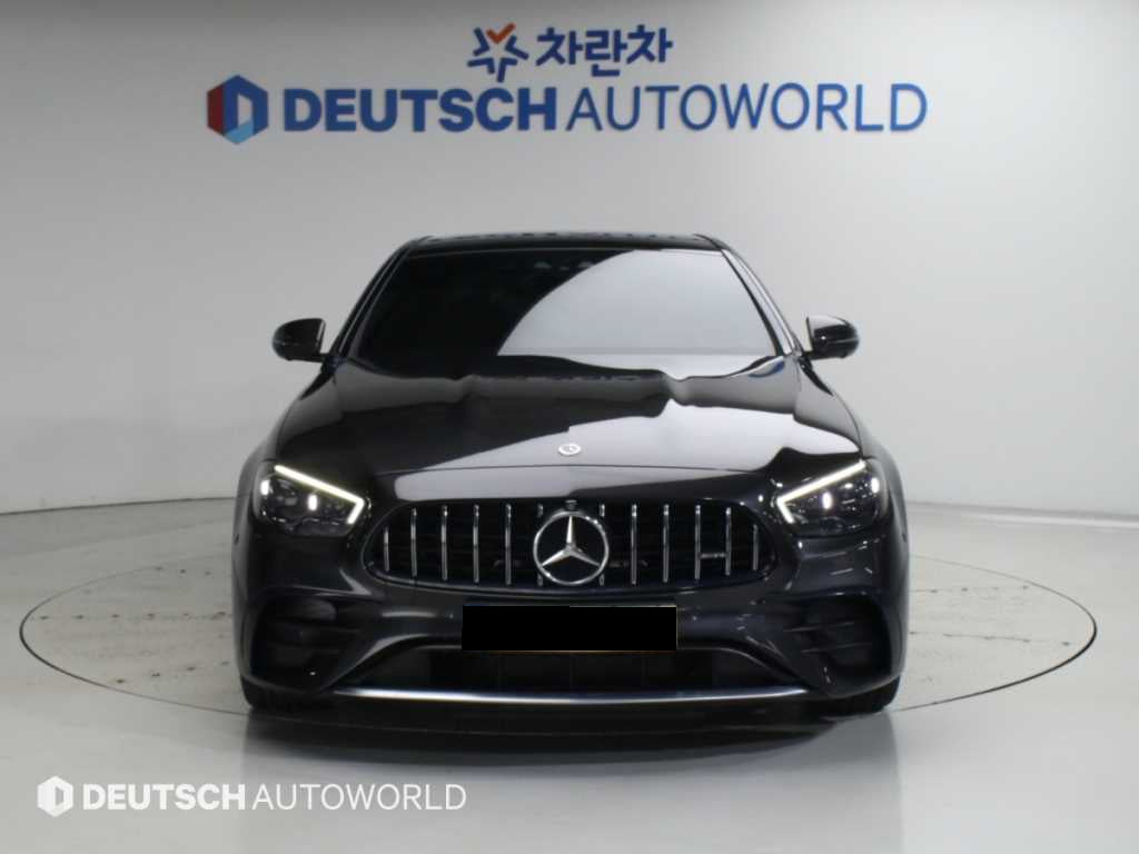 Mercedes-Benz E-Class — photo 03