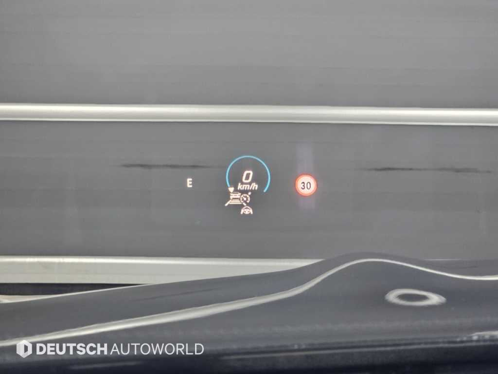 Mercedes-Benz E-Class — photo 17