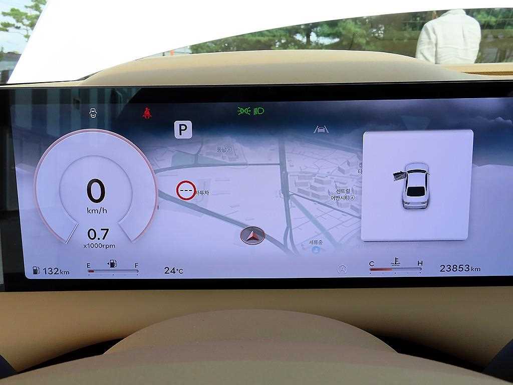 Genesis G80 — photo 09
