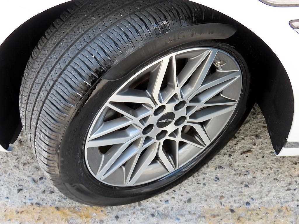 Genesis G80 — photo 20