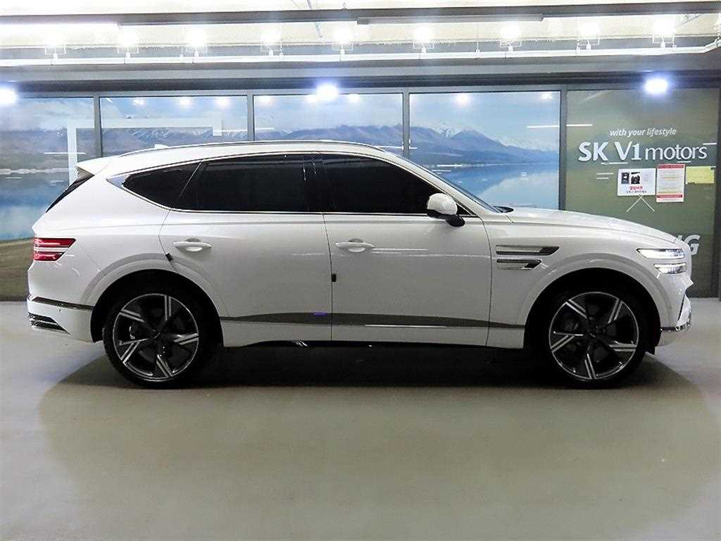 Genesis GV80 — photo 03