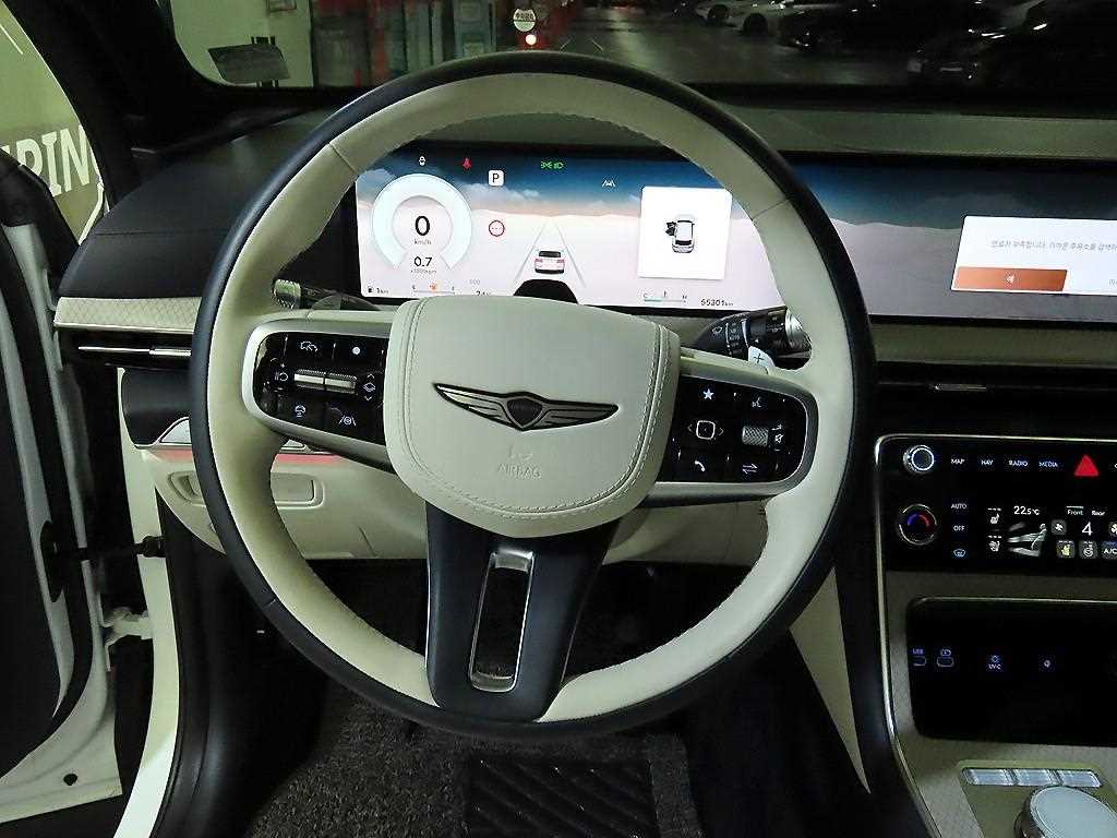 Genesis GV80 — photo 08