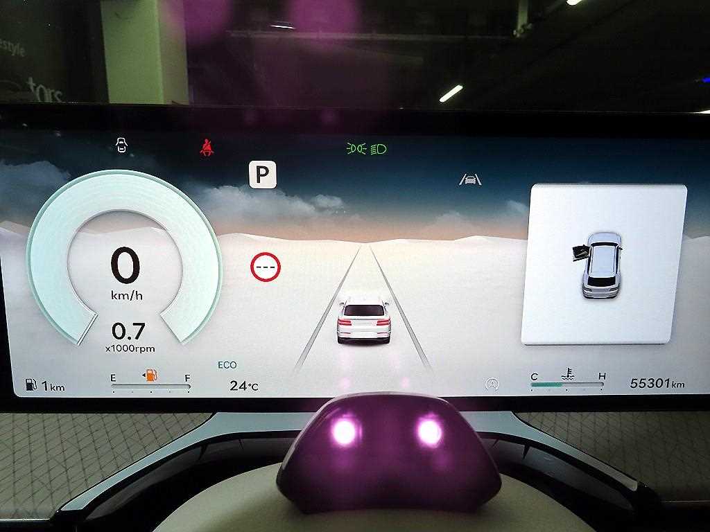 Genesis GV80 — photo 09