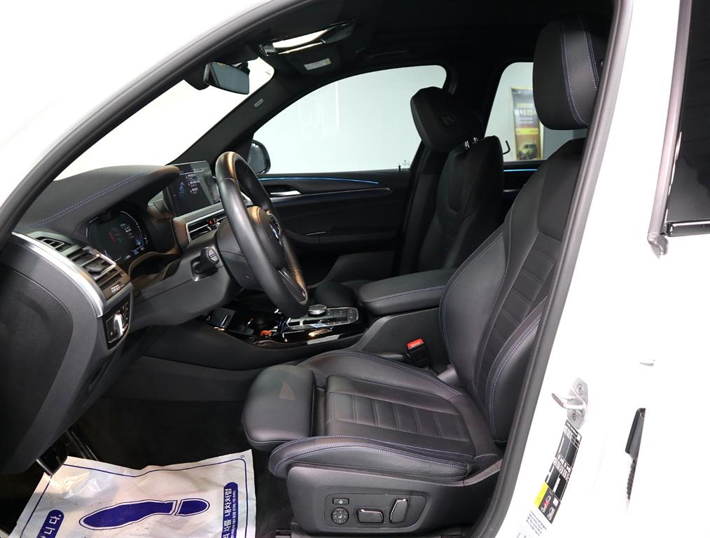 BMW iX3 — photo 08