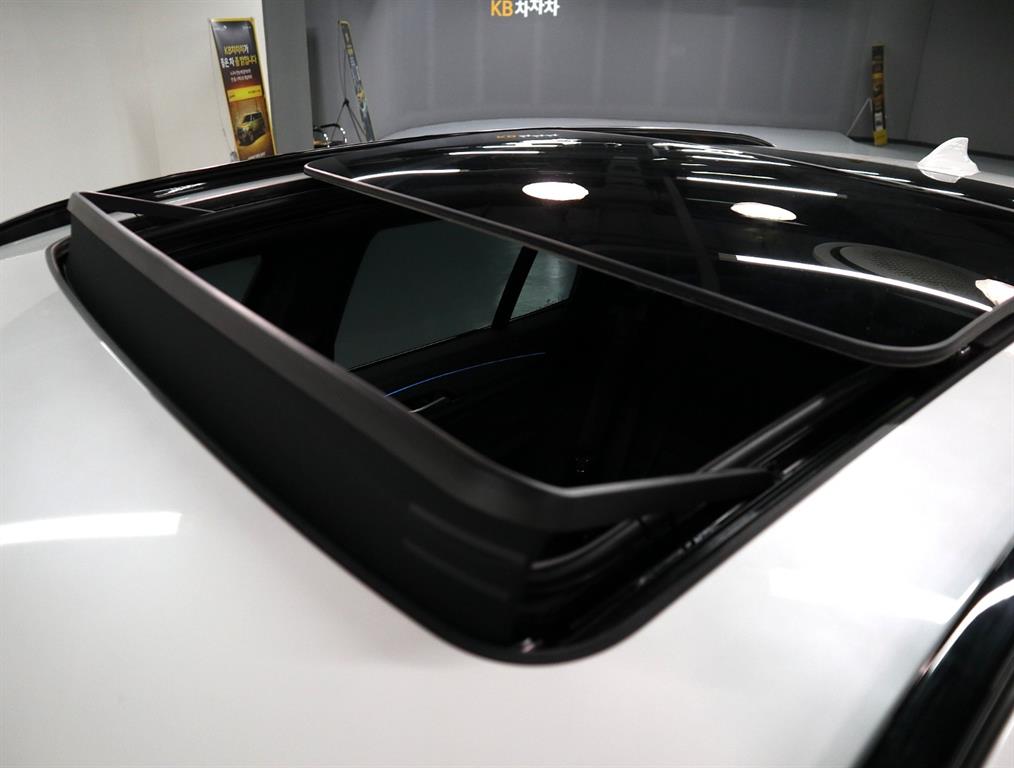 BMW iX3 — photo 16
