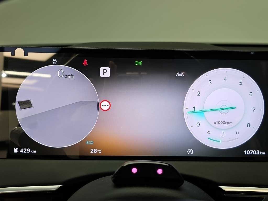 Genesis GV70 — photo 06