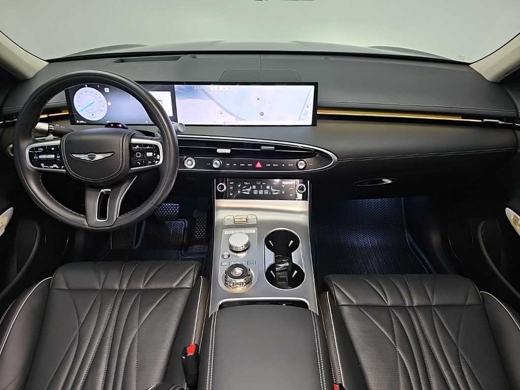 Genesis GV70 — photo 07