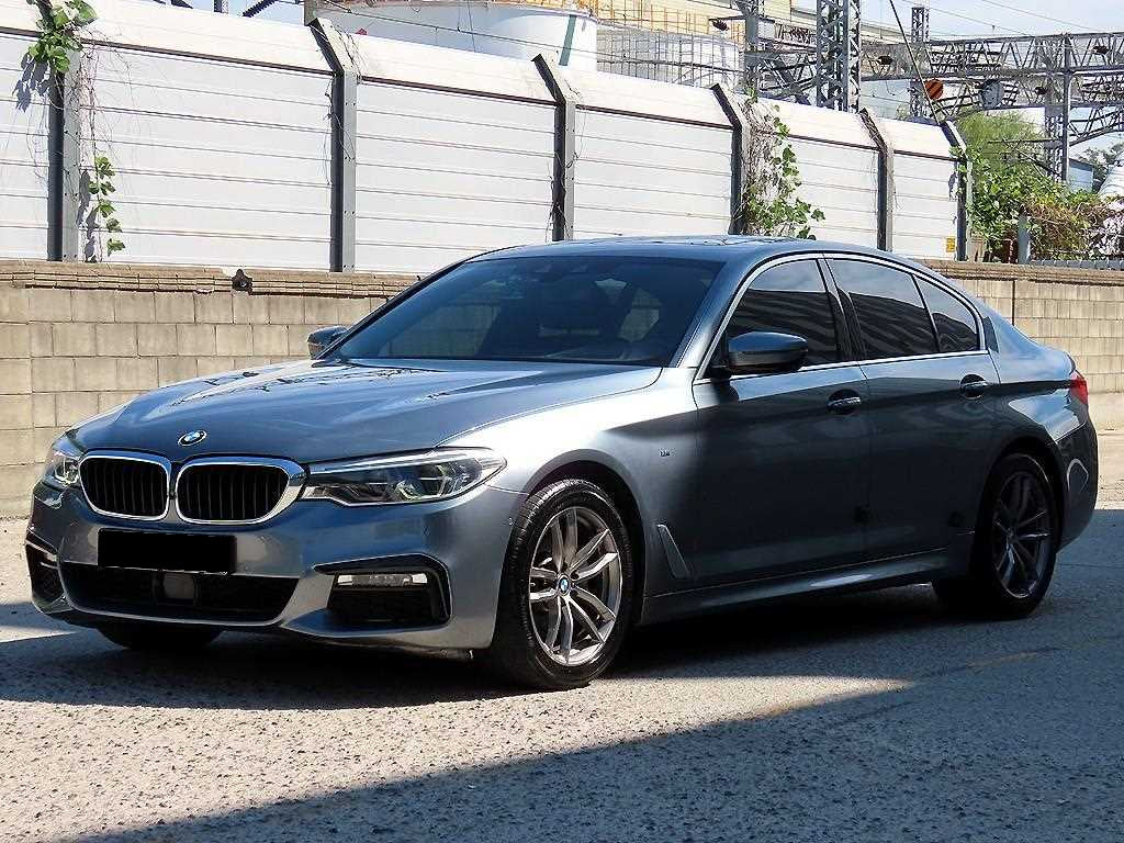 BMW 5-Series — photo 02
