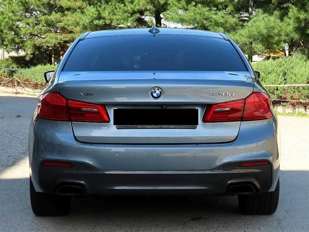 BMW 5-Series — photo 04