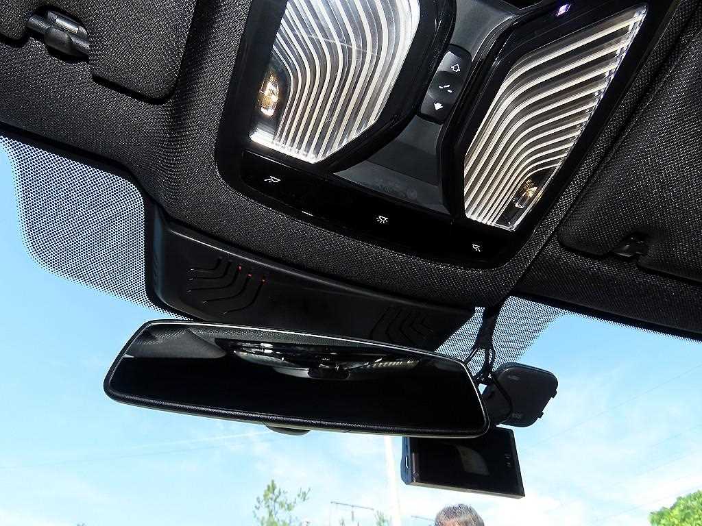 BMW 5-Series — photo 16