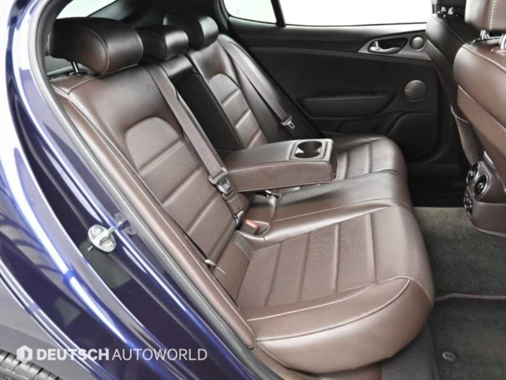 Kia Stinger — photo 12