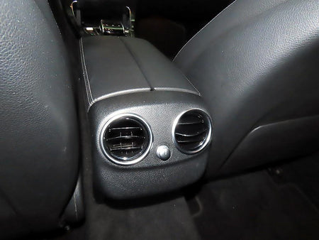 Mercedes-Benz C-Class — photo 16