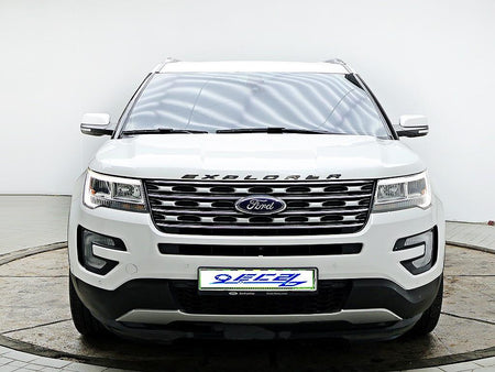 Ford Explorer — photo 01