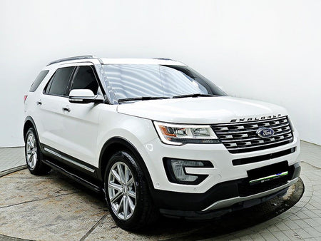 Ford Explorer — photo 02