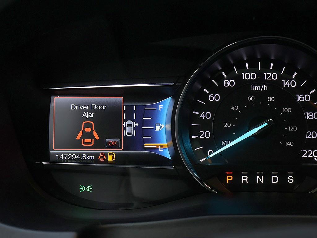 Ford Explorer — photo 06