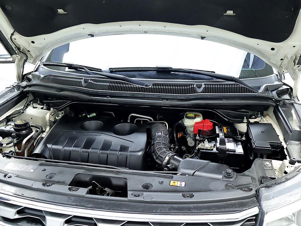 Ford Explorer — photo 07