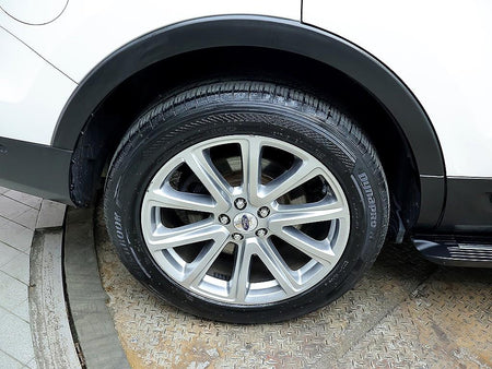 Ford Explorer — photo 08