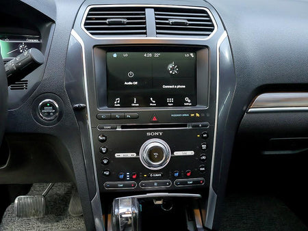 Ford Explorer — photo 09