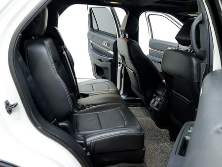 Ford Explorer — photo 12