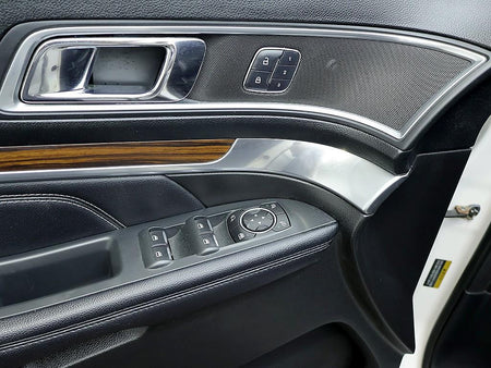 Ford Explorer — photo 13