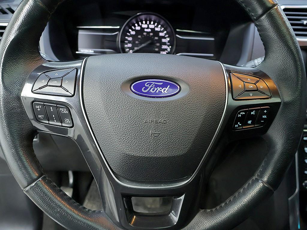 Ford Explorer — photo 15