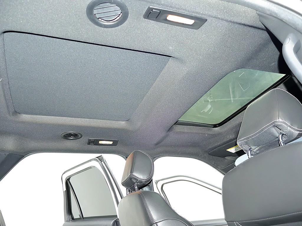 Ford Explorer — photo 16