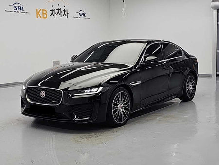 Jaguar XE — photo 01