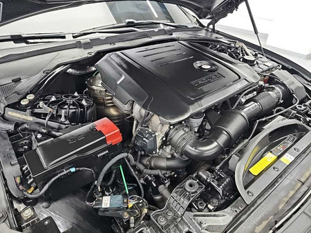 Jaguar XE — photo 05