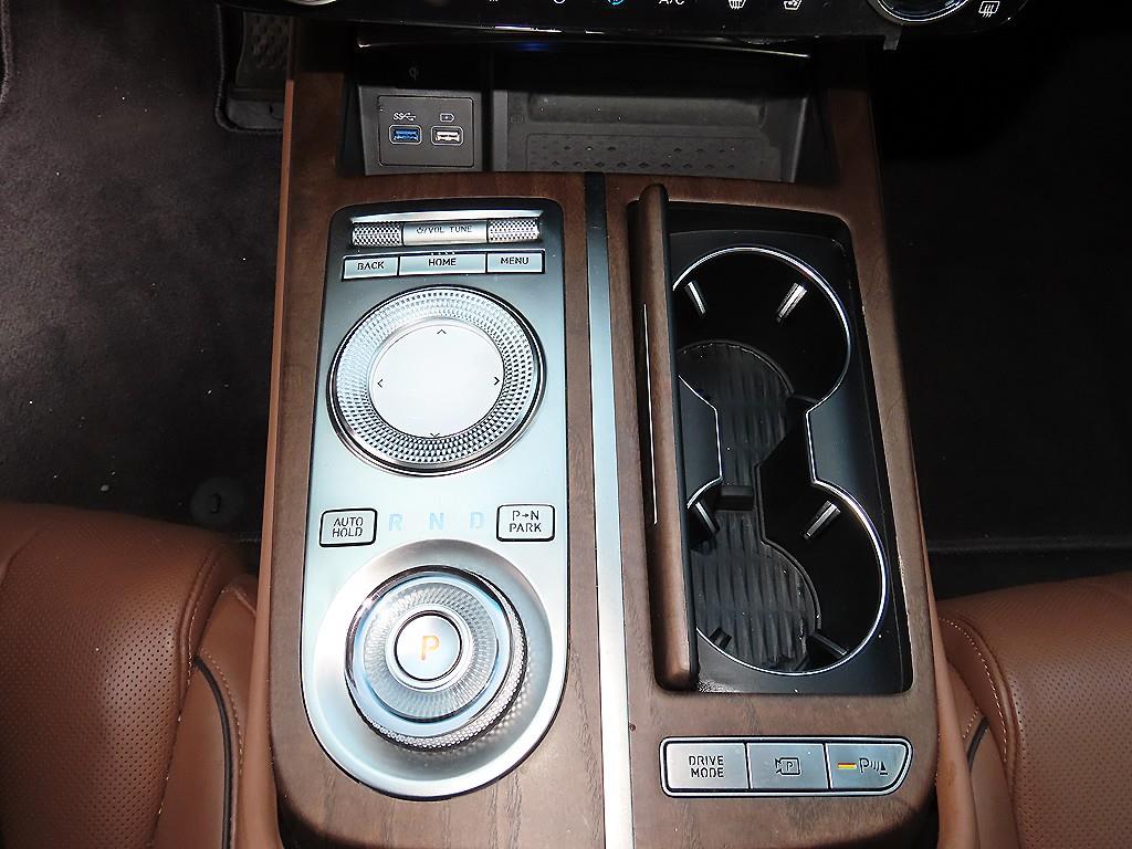 Genesis G80 — photo 11