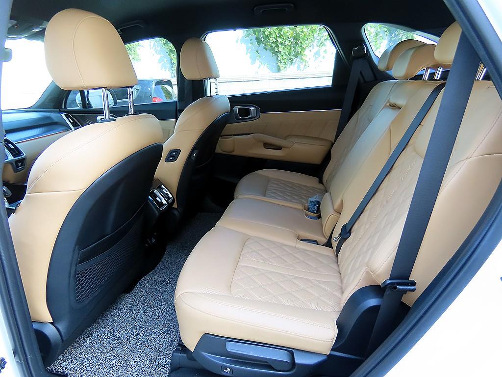 Kia Sorento — photo 06