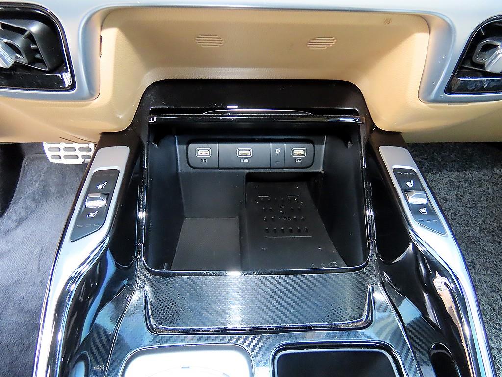Kia Sorento — photo 13