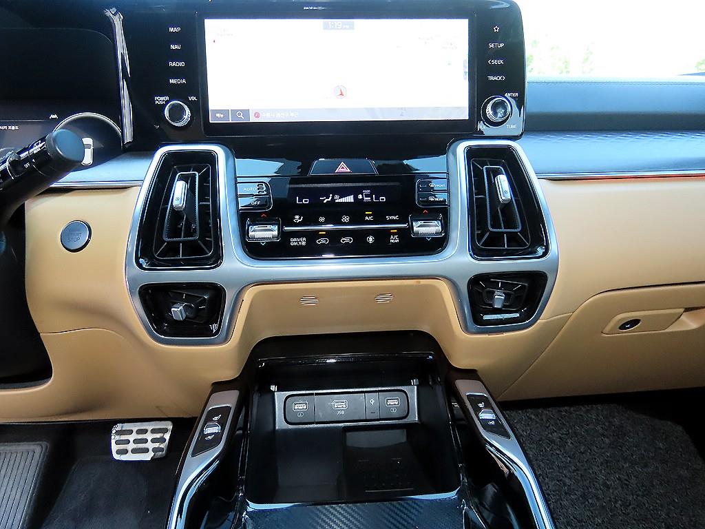 Kia Sorento — photo 14
