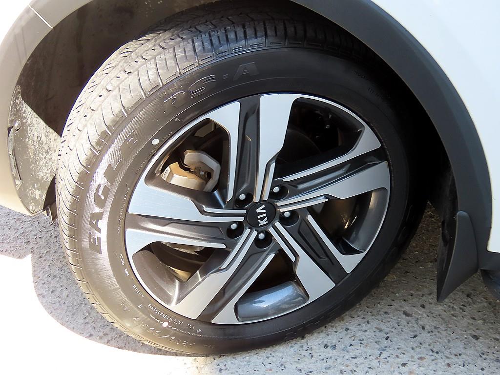 Kia Sorento — photo 20