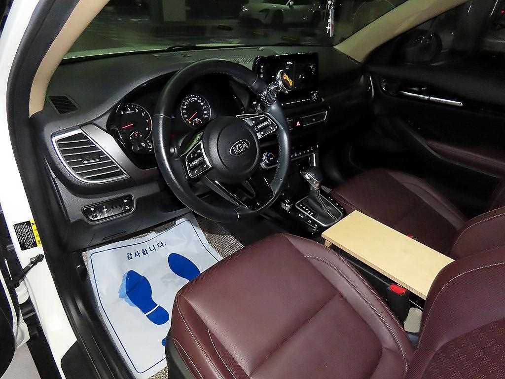 Kia Seltos — photo 10
