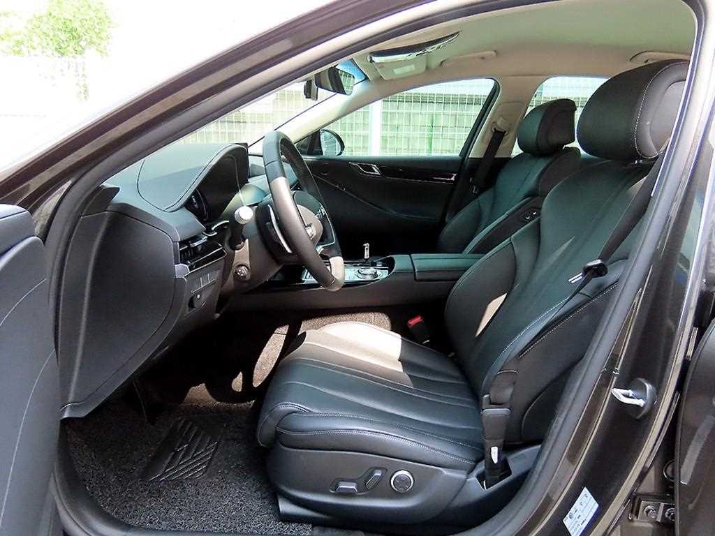Genesis G80 — photo 05