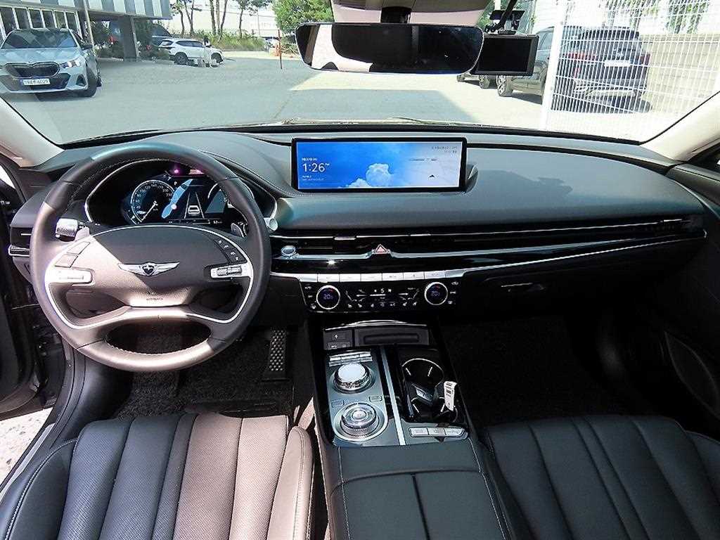 Genesis G80 — photo 07