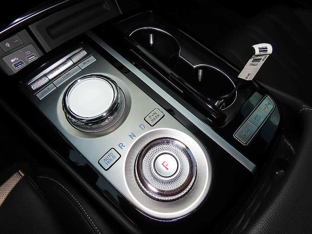 Genesis G80 — photo 10