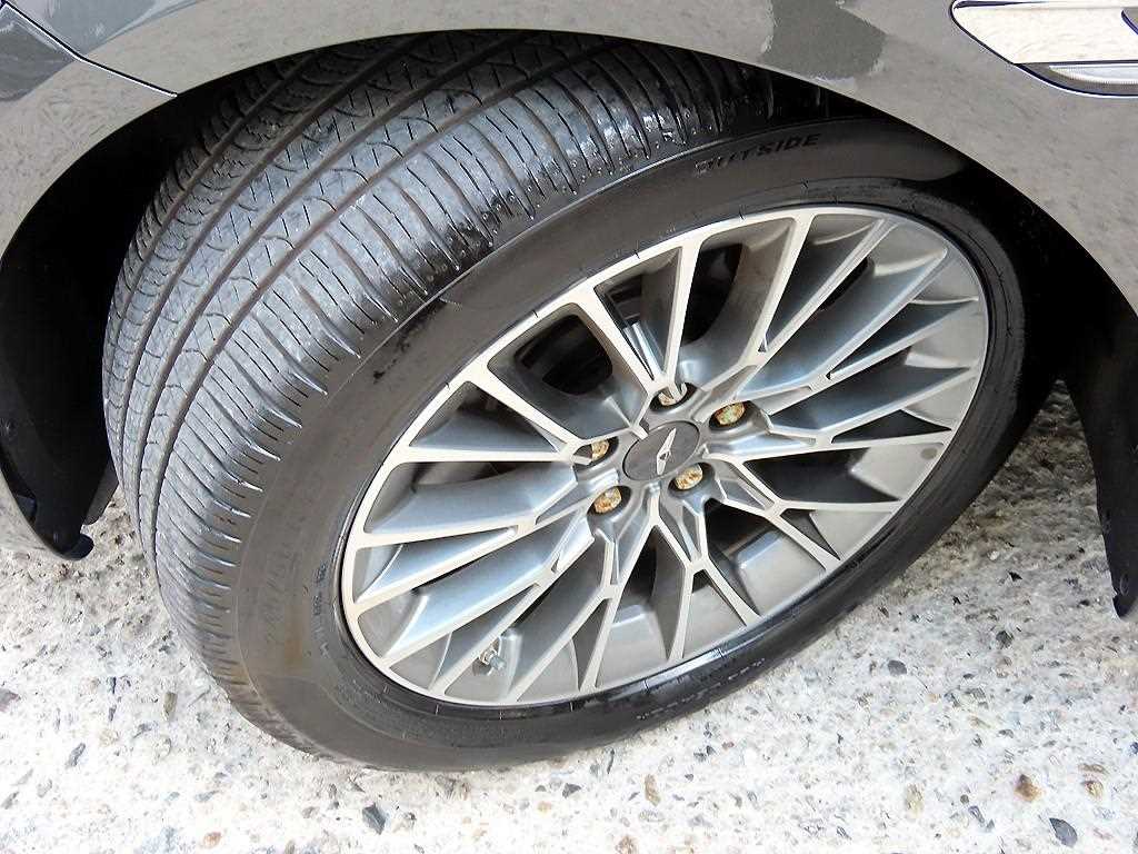 Genesis G80 — photo 20