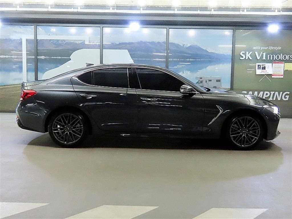 Genesis G70 — photo 03