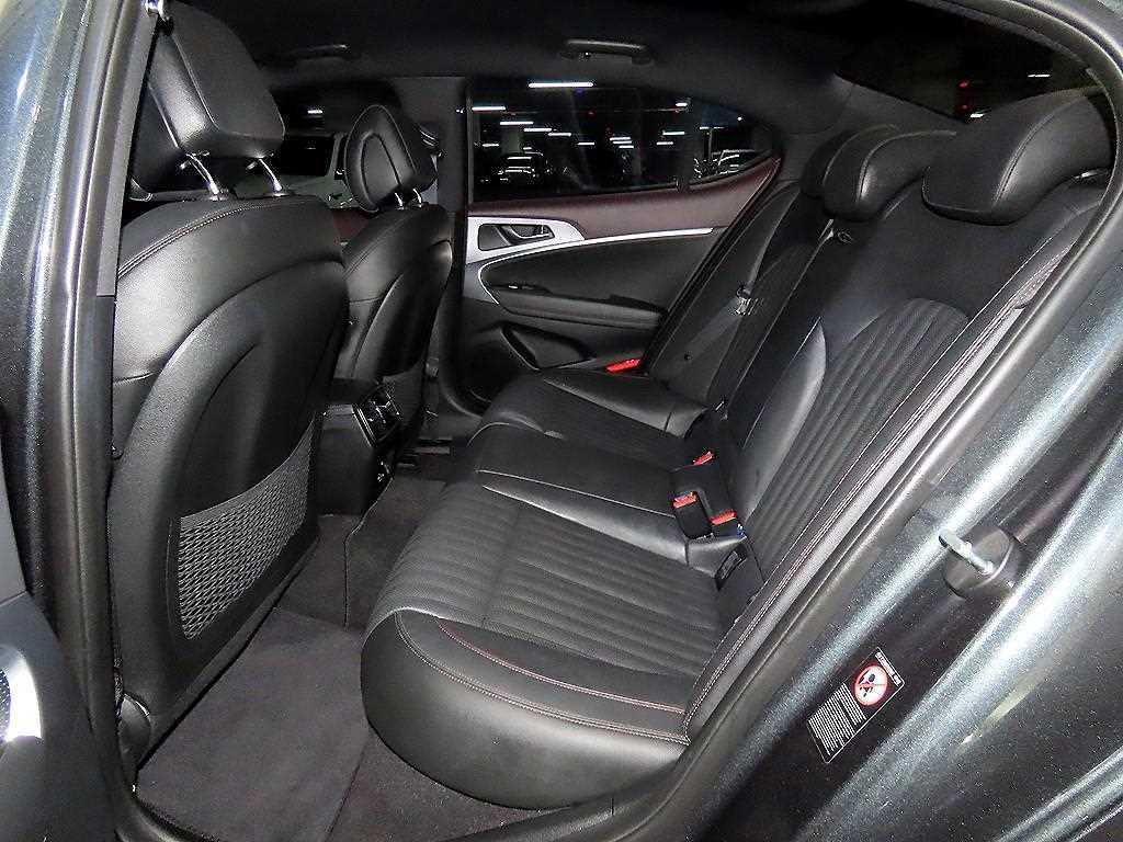Genesis G70 — photo 07