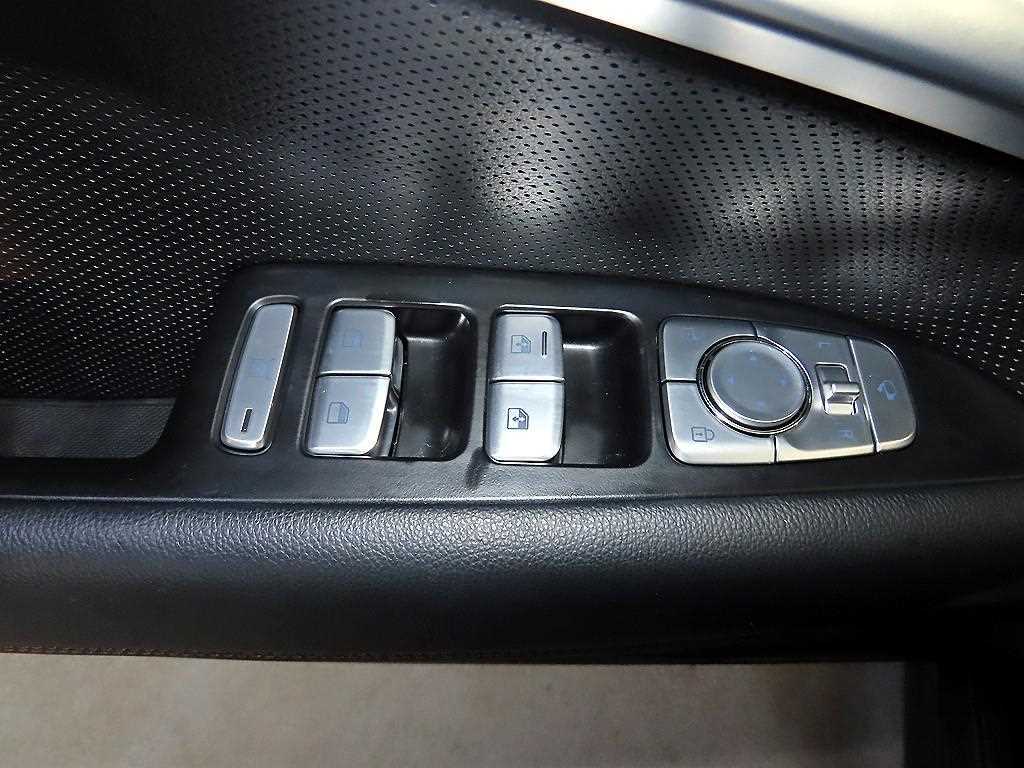 Genesis G70 — photo 13