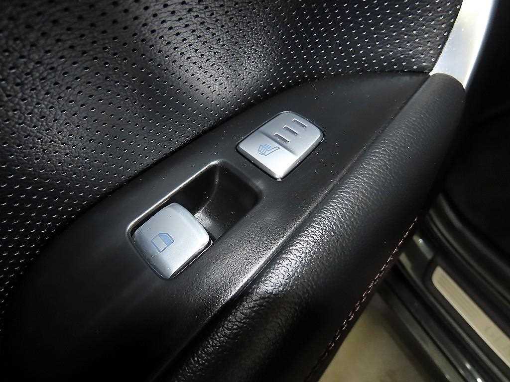 Genesis G70 — photo 15