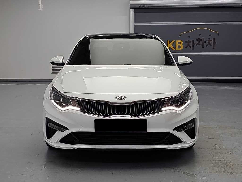 Kia K5 — photo 02
