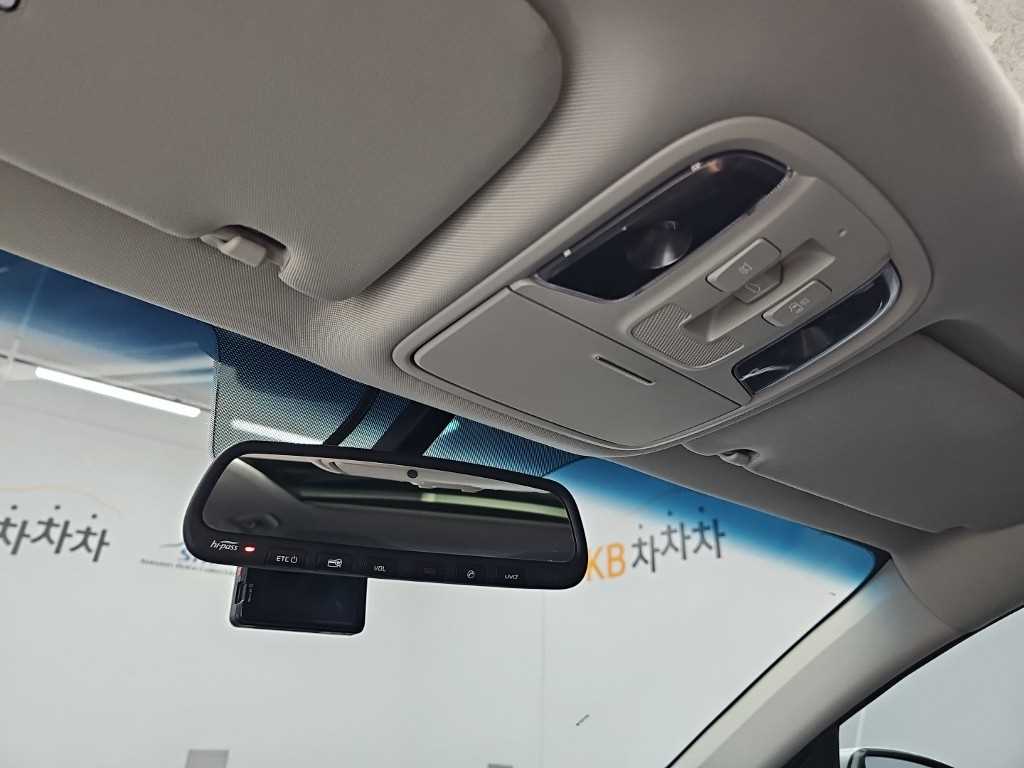 Kia K5 — photo 17