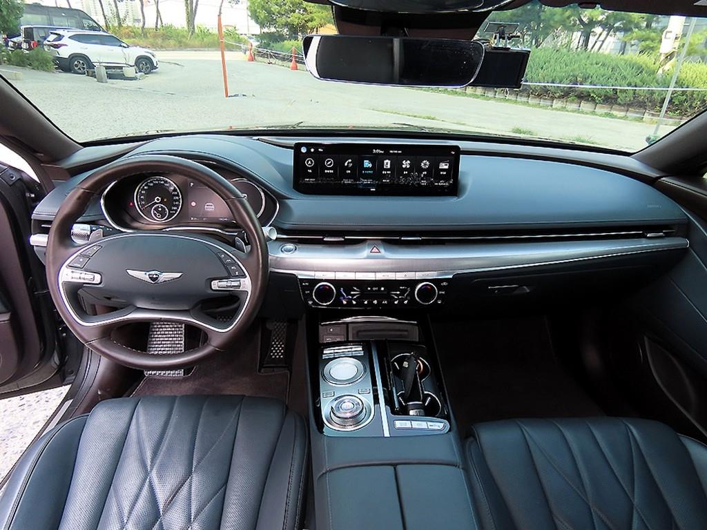 Genesis G80 — photo 07