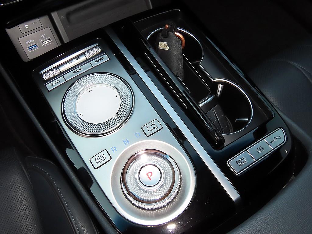 Genesis G80 — photo 11