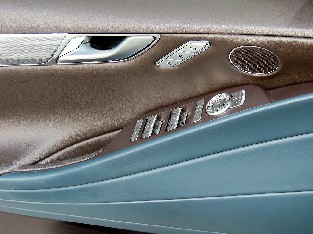 Genesis G80 — photo 12