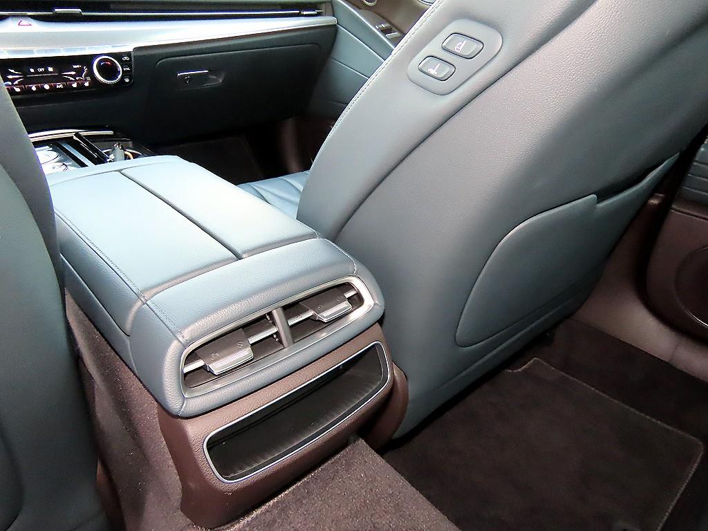 Genesis G80 — photo 16